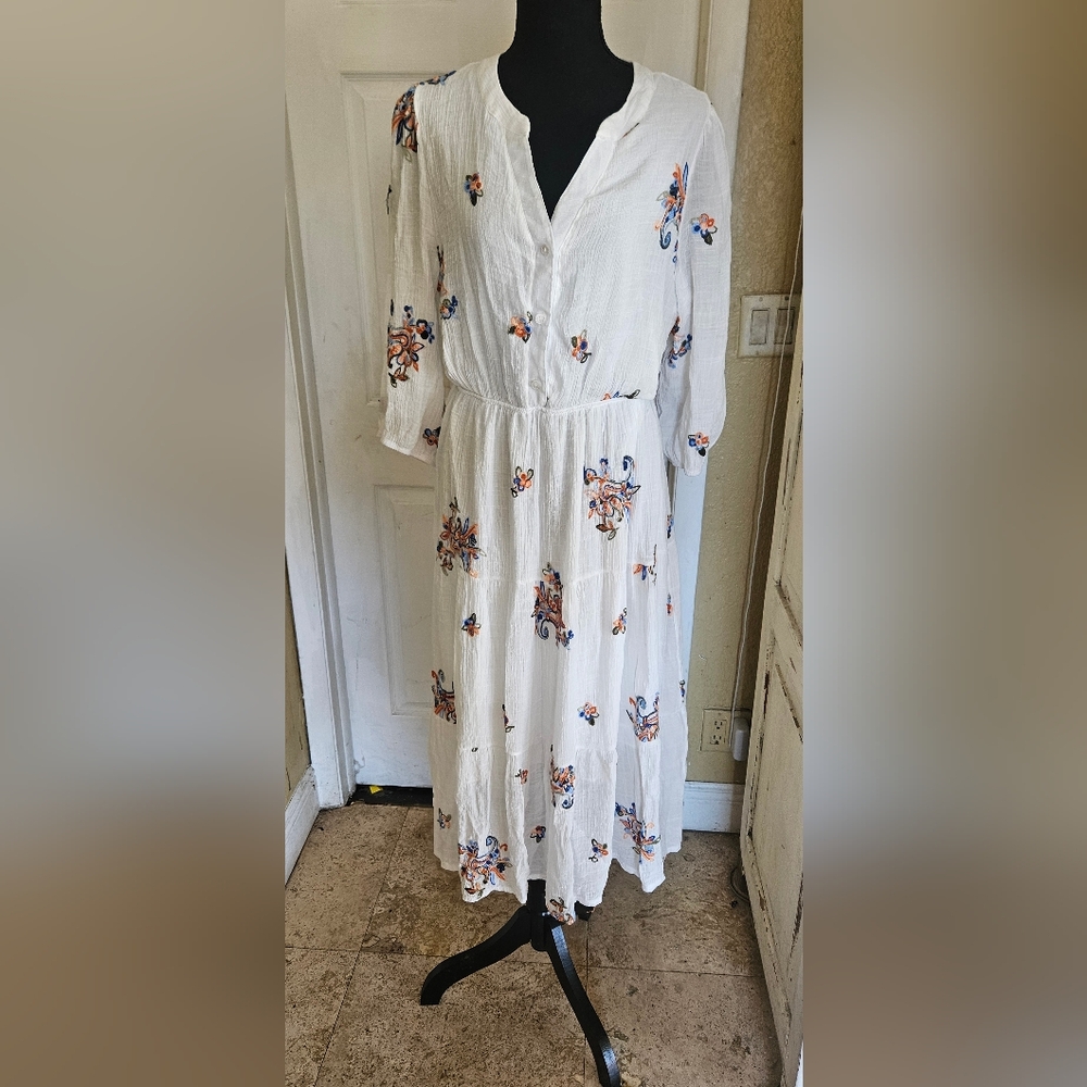 Kindred Embroidered Floral Maxi Dress 2X